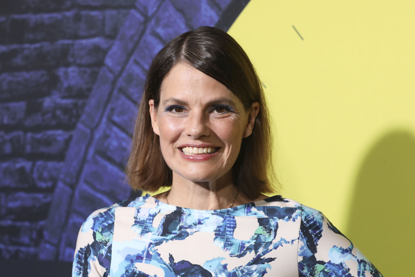 Suzanne Cryer